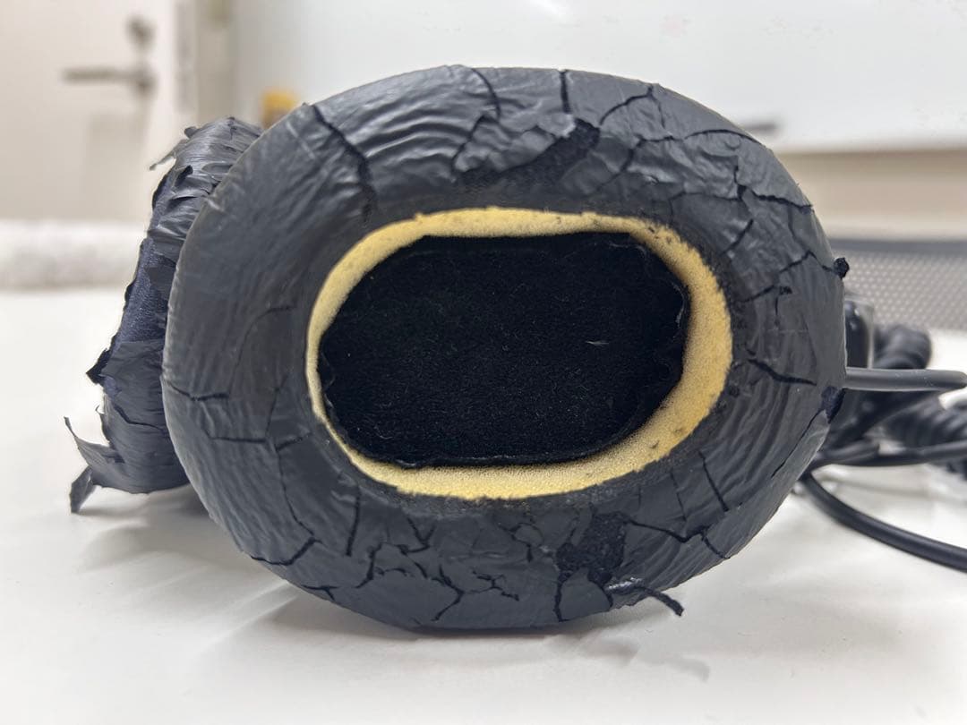 SONY (ソニー) ステレオヘッドホンMDR-7506 ※イヤーパッド破れあり