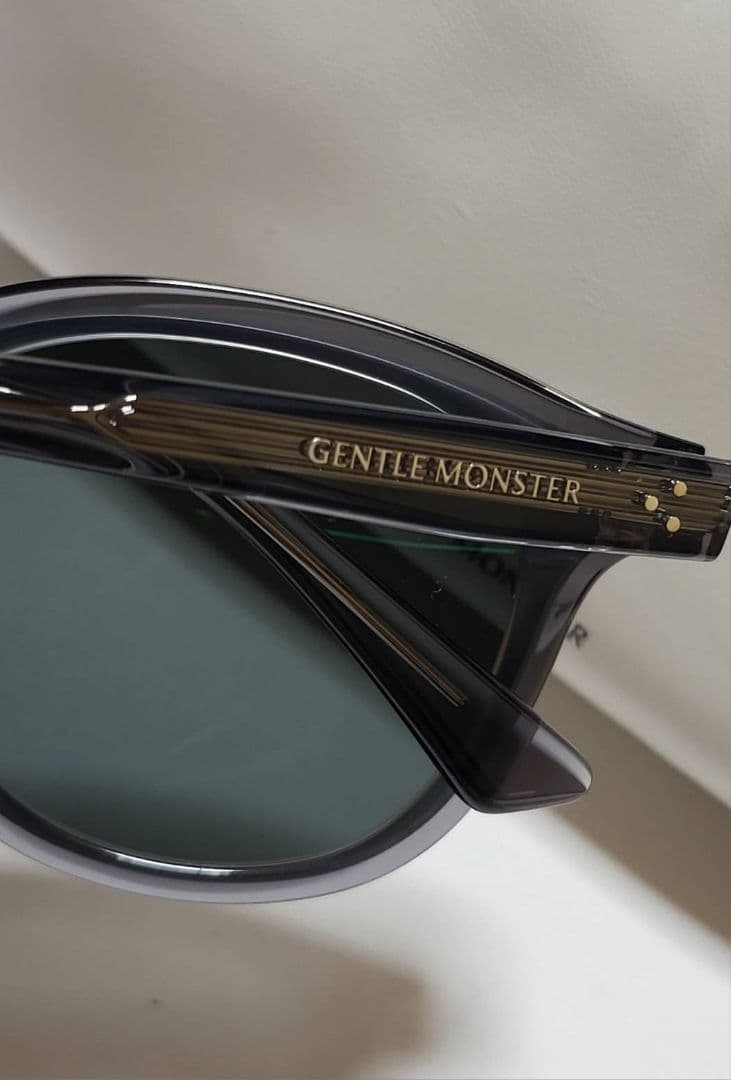 ◆GENTLE MONSTER◆サングラス　JADE　ケース付き