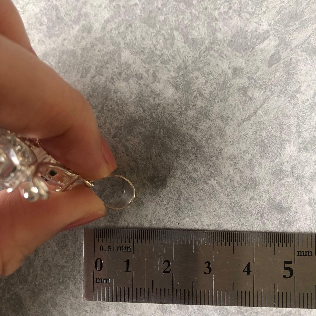 引き寄せの力が強いホワイトトパーズのペンダントトップ