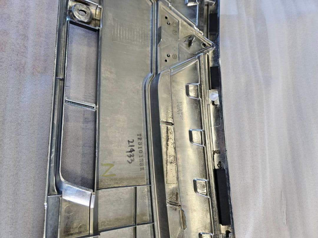 FUSOブルーテックキャンター2t用メッキフロントグリル