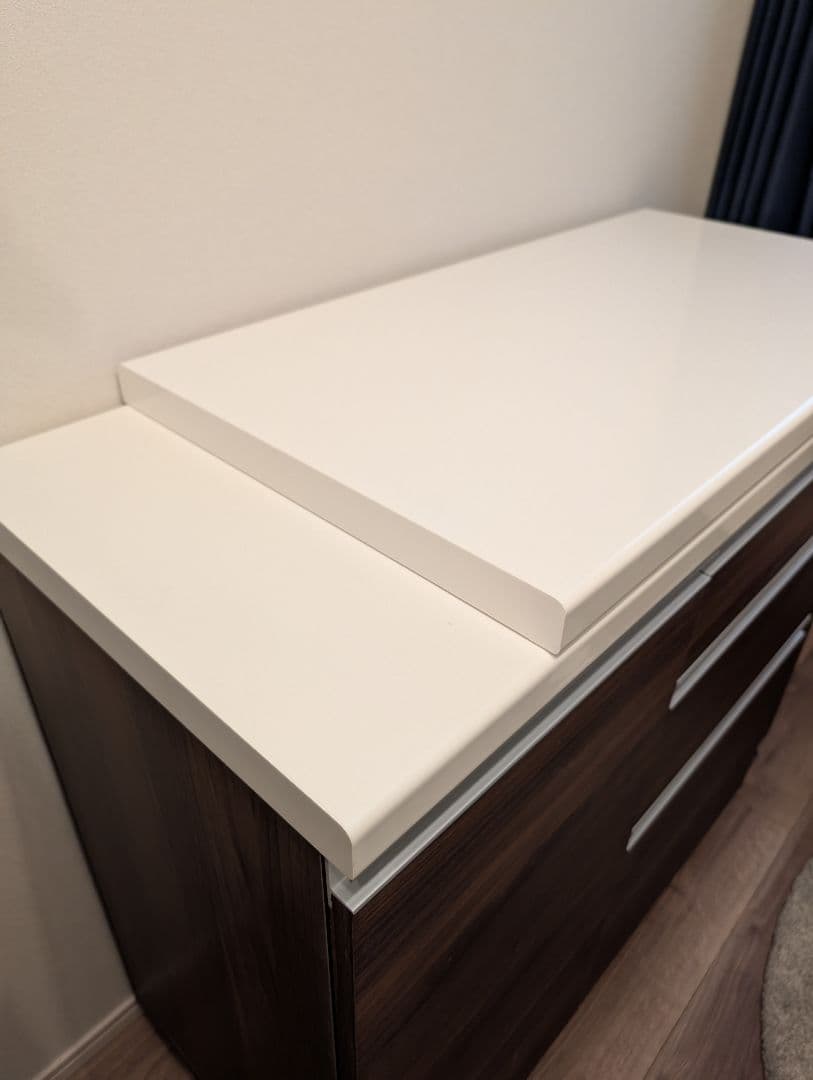 Pamouna AW キャスター付きキッチンカウンター 90cm