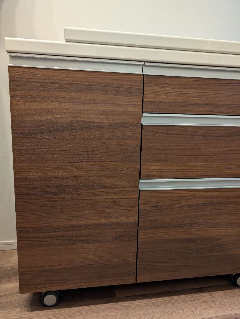 Pamouna AW キャスター付きキッチンカウンター 90cm