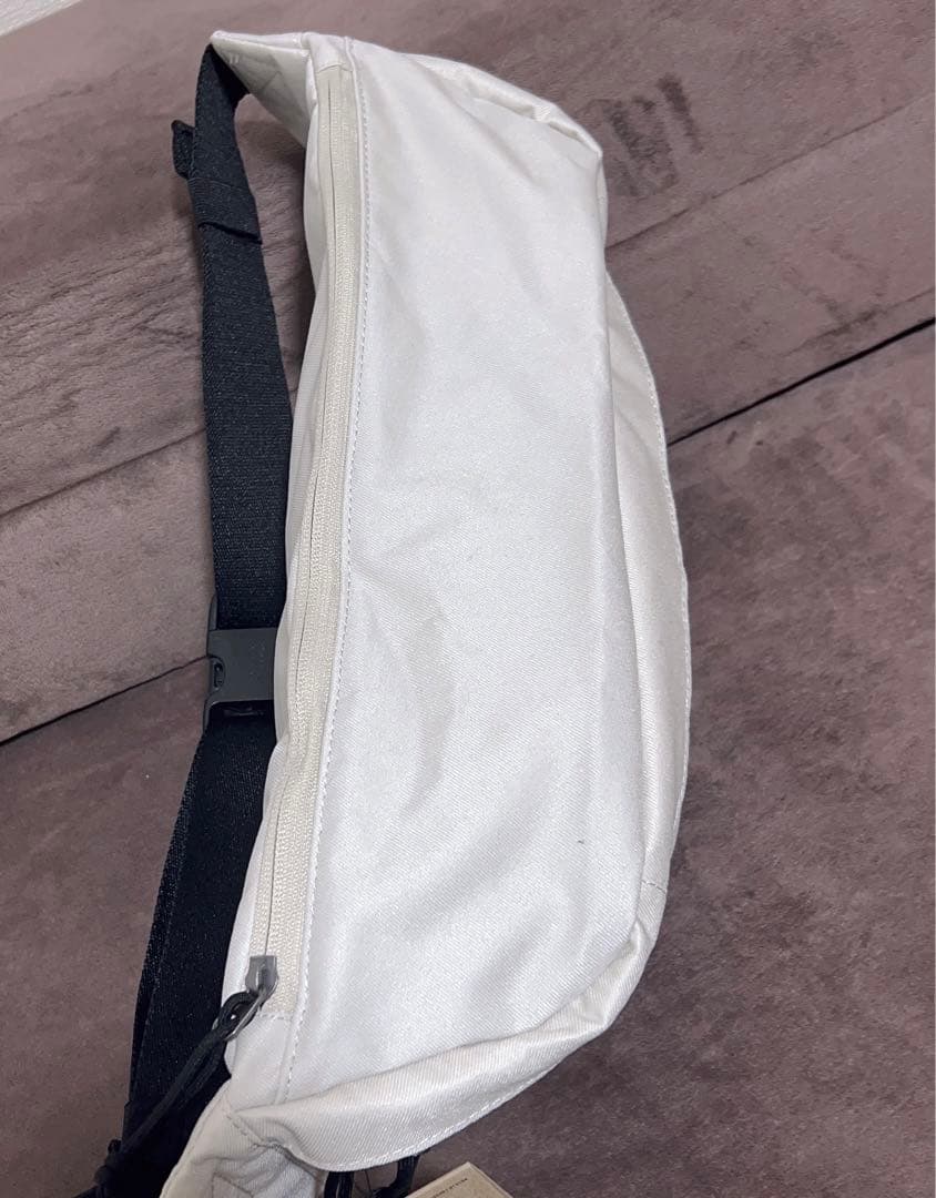 NIKE ナイキ テック ボディーバッグ ヒップパック ホワイト系【未使用】