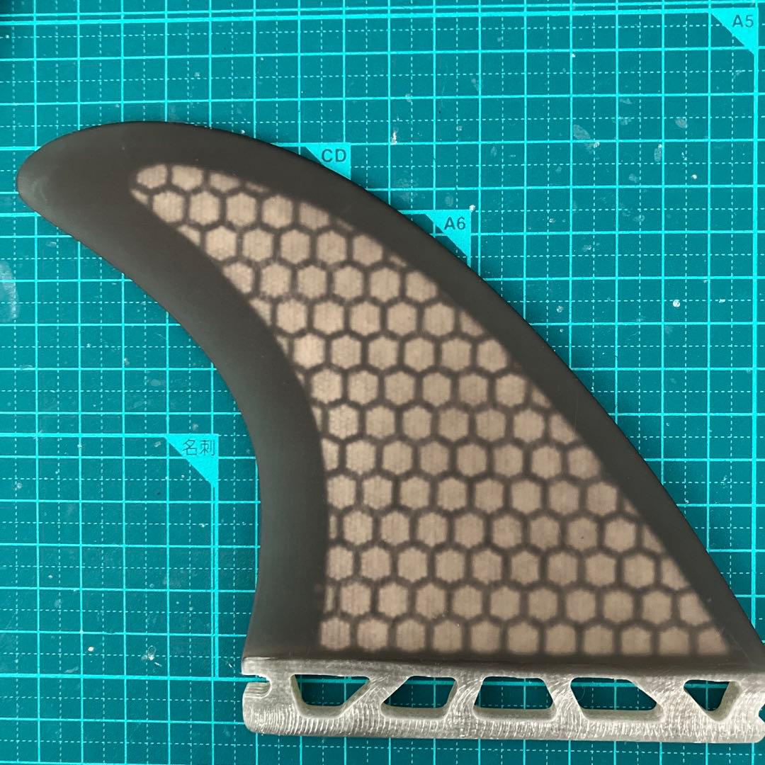 男*爵様 美品 YUフィン トライfutures 超軽量ハニカム