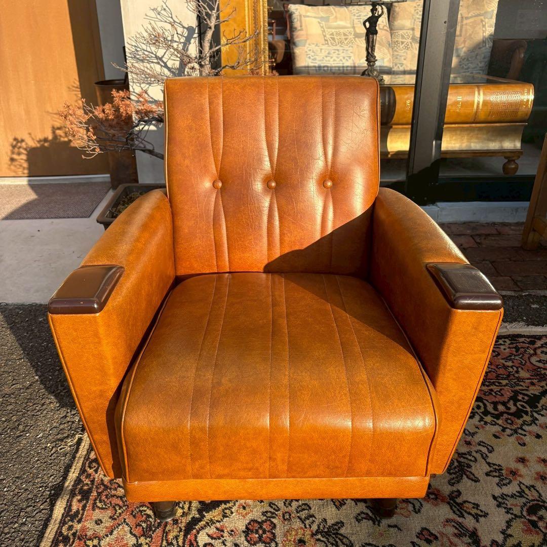 ビンテージ　レザーチェア　木製アームレスト　応接セット　1/2
