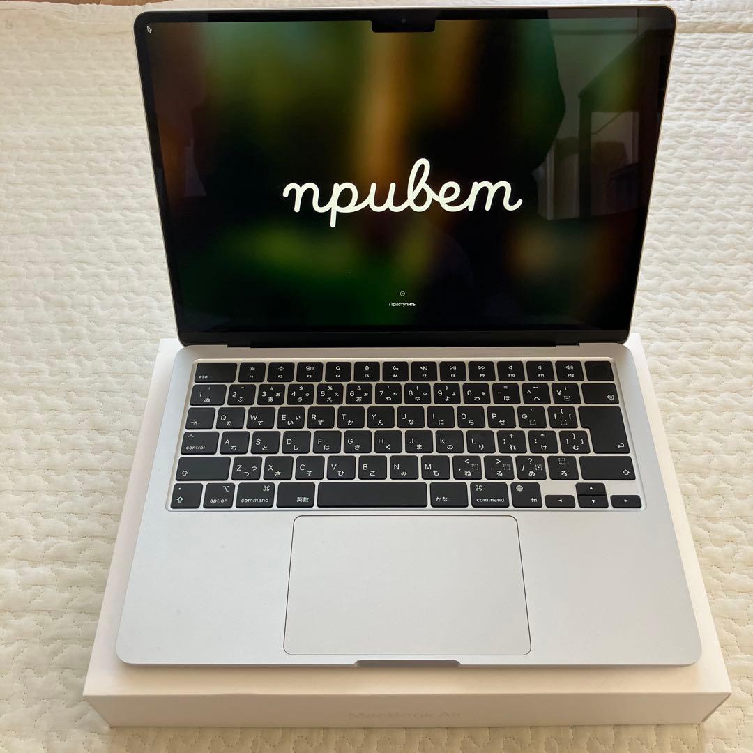 Apple MacBook Air M2 8GB 13.6インチ