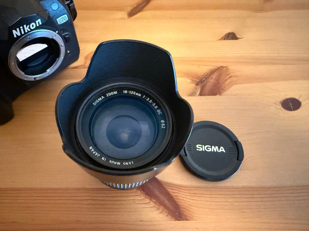 Nikon D70 /Sigma 18-125mm レンズ　、純正充電器