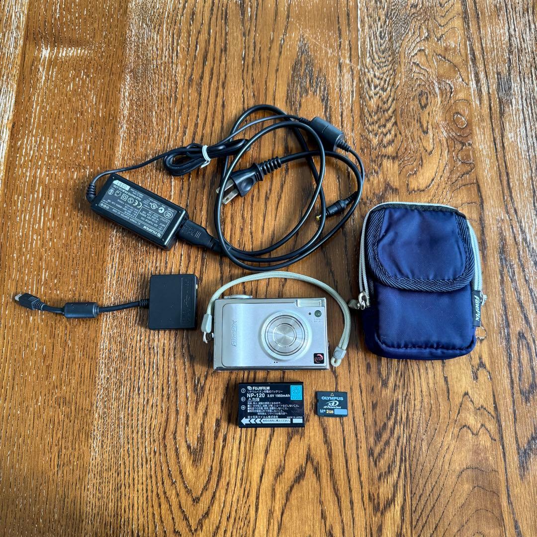 Fujifilm FinePix F11 コンパクトデジタルカメラ