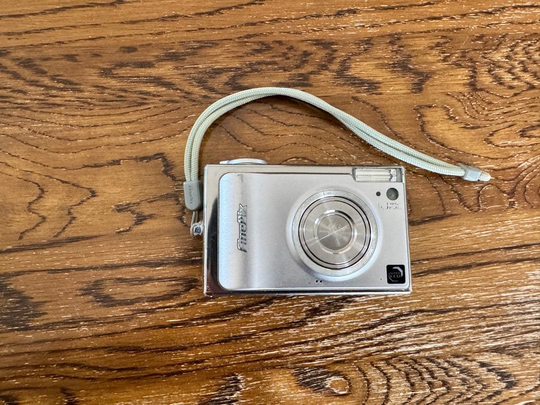 Fujifilm FinePix F11 コンパクトデジタルカメラ