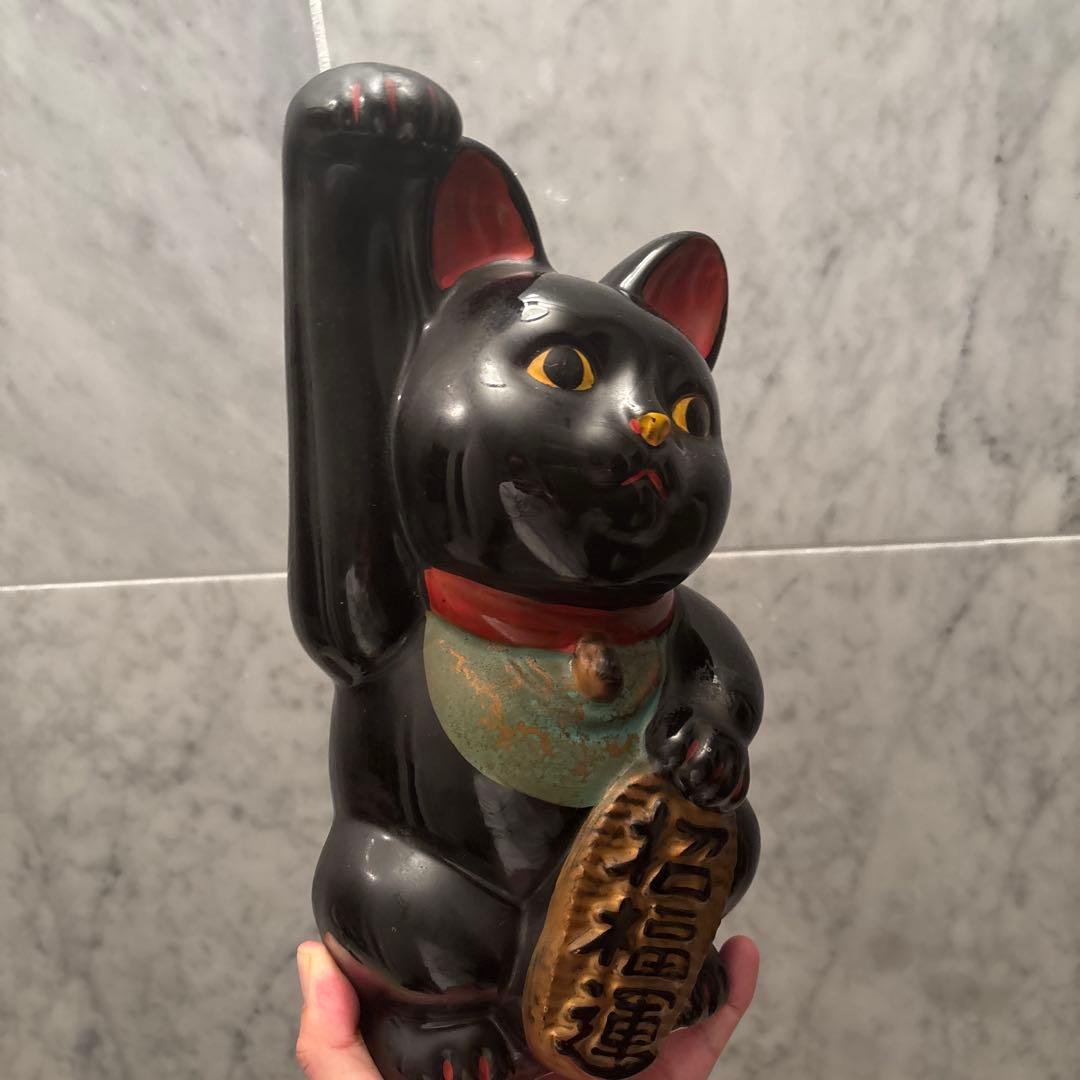 アンティーク手描きの瞳やふっくらとしたお顔が美しい招き猫