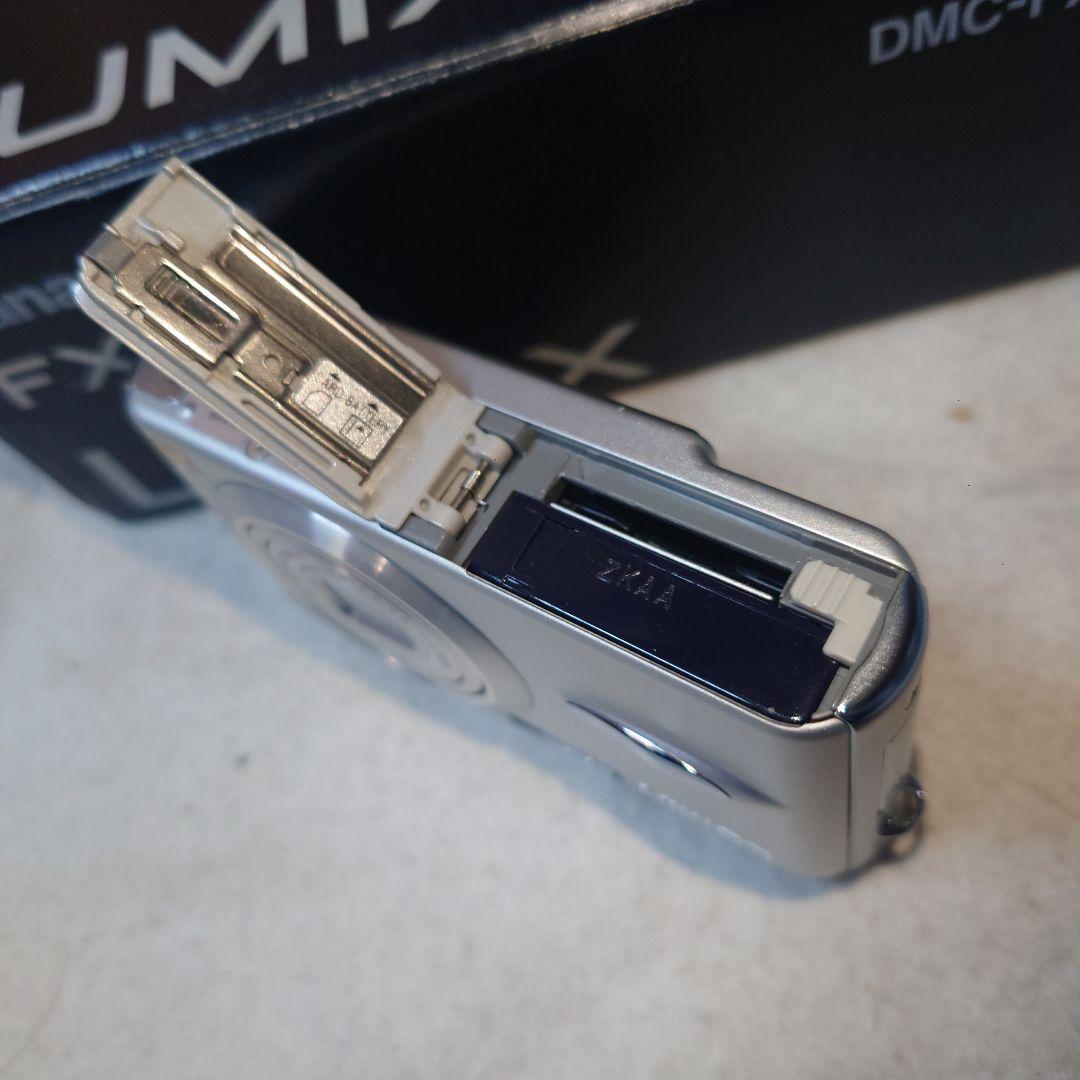 LUMIX DMX-FX8-Sシルバー デジタルカメラ