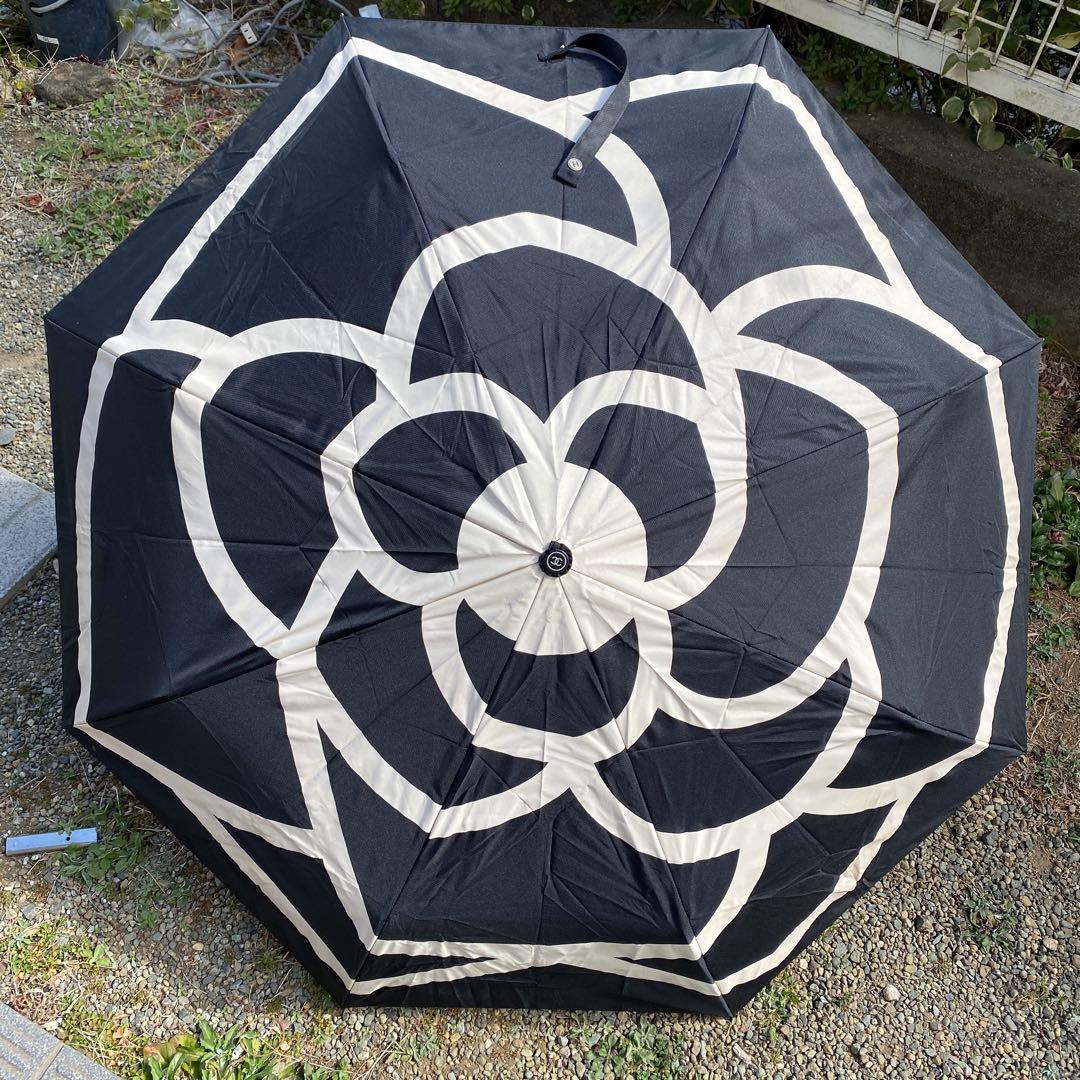 シャネルノベルティカメリア折り畳み傘