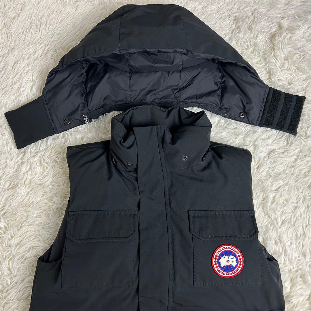 【極美品・最高級】カナダグース ワッペン刺繍ロゴ ダウンベスト ブラック 黒