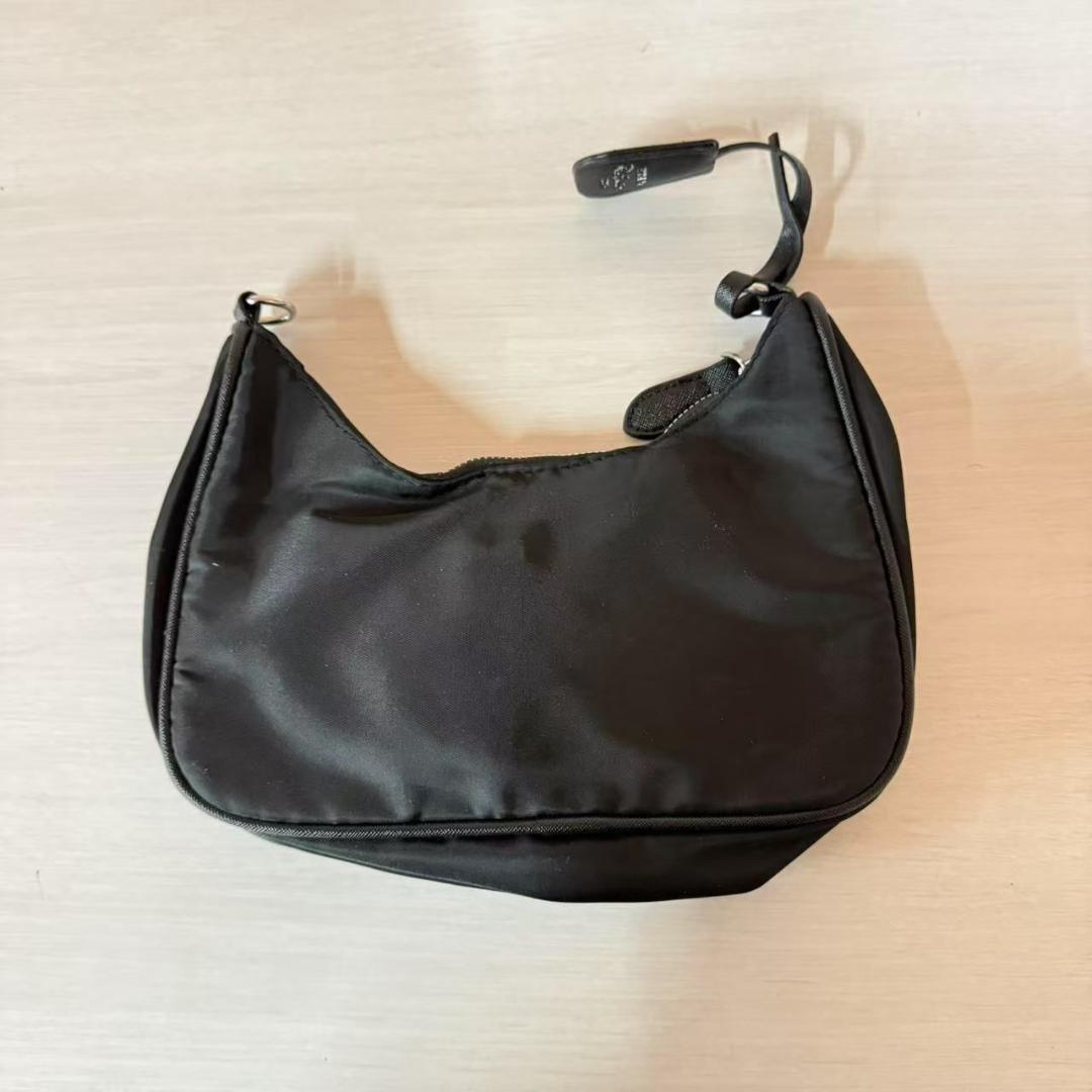 PRADA 黒 ハンドバッグ、アクセサリーポーチ