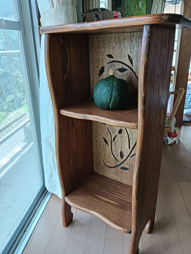 透かし棚　手作り　本立て　木製棚　国産杉