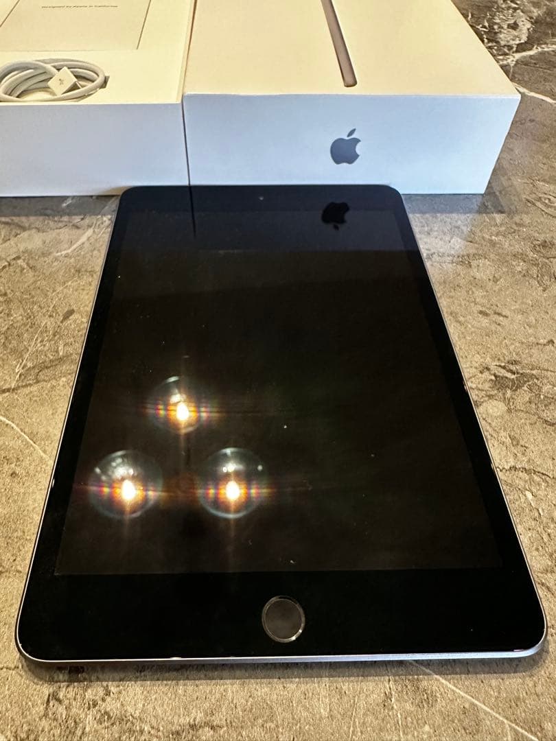 Apple iPad mini 第5世代 64GB A2133