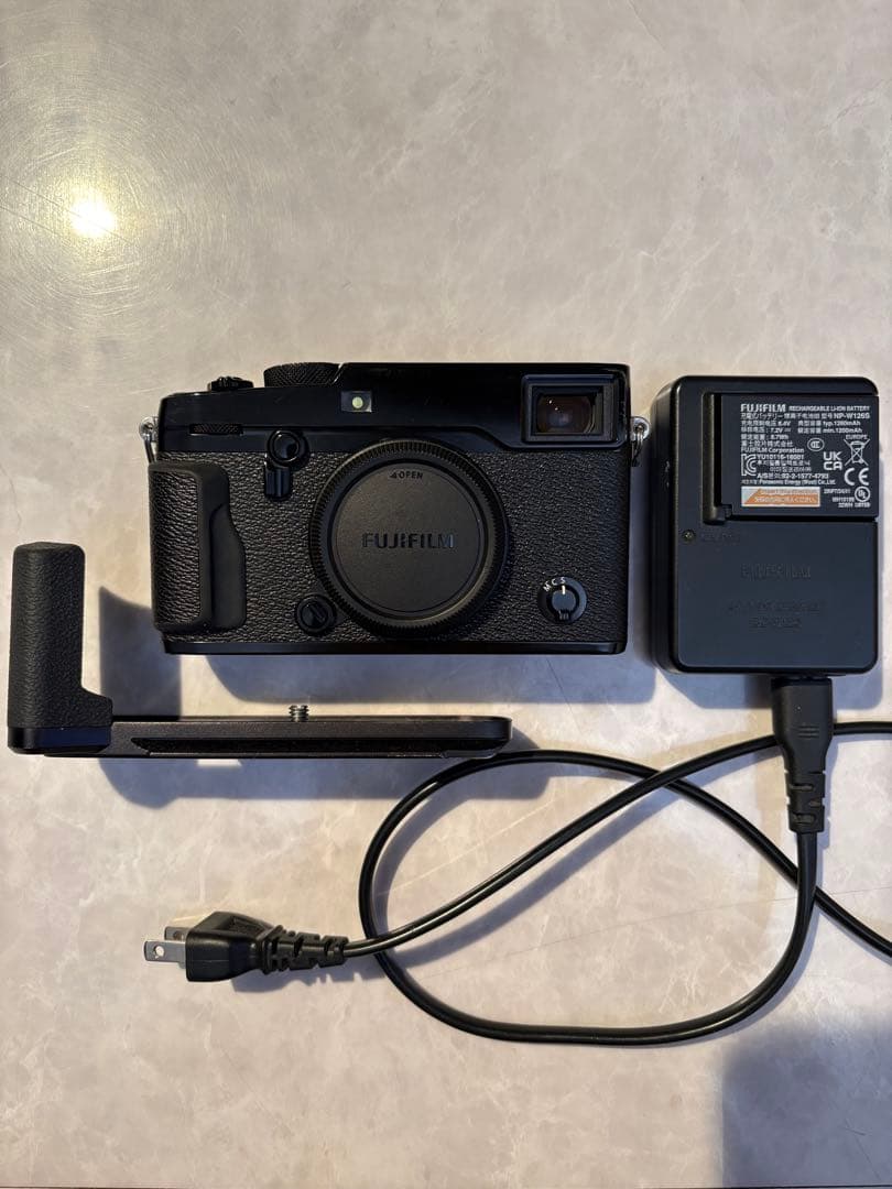 セール！FUJIFILM X-Pro2 バッテリー２個 グリップ付き
