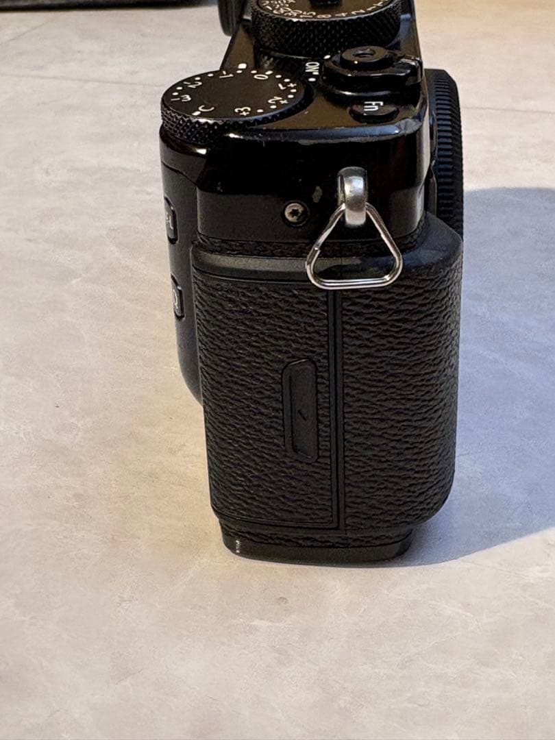 セール！FUJIFILM X-Pro2 バッテリー２個 グリップ付き