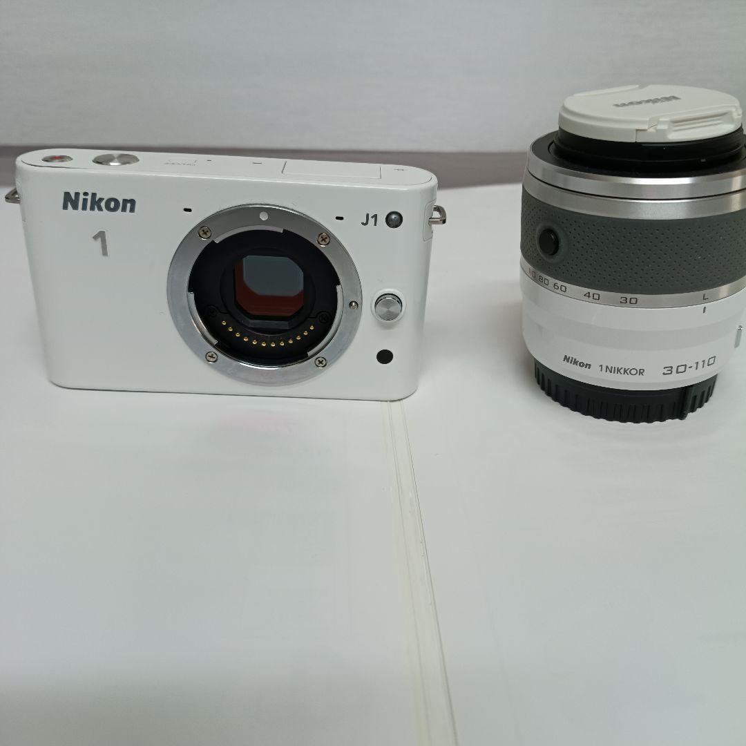 Nikon 1 J1 ホワイト ミラーレスカメラ　おまけにポーターカメラバック付