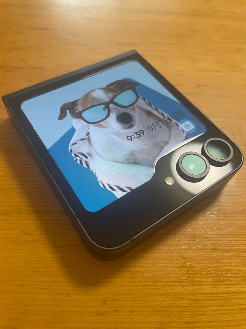 国内版GALAXY Zfilp6 折りたたみスマートフォン クラフテッドブラック