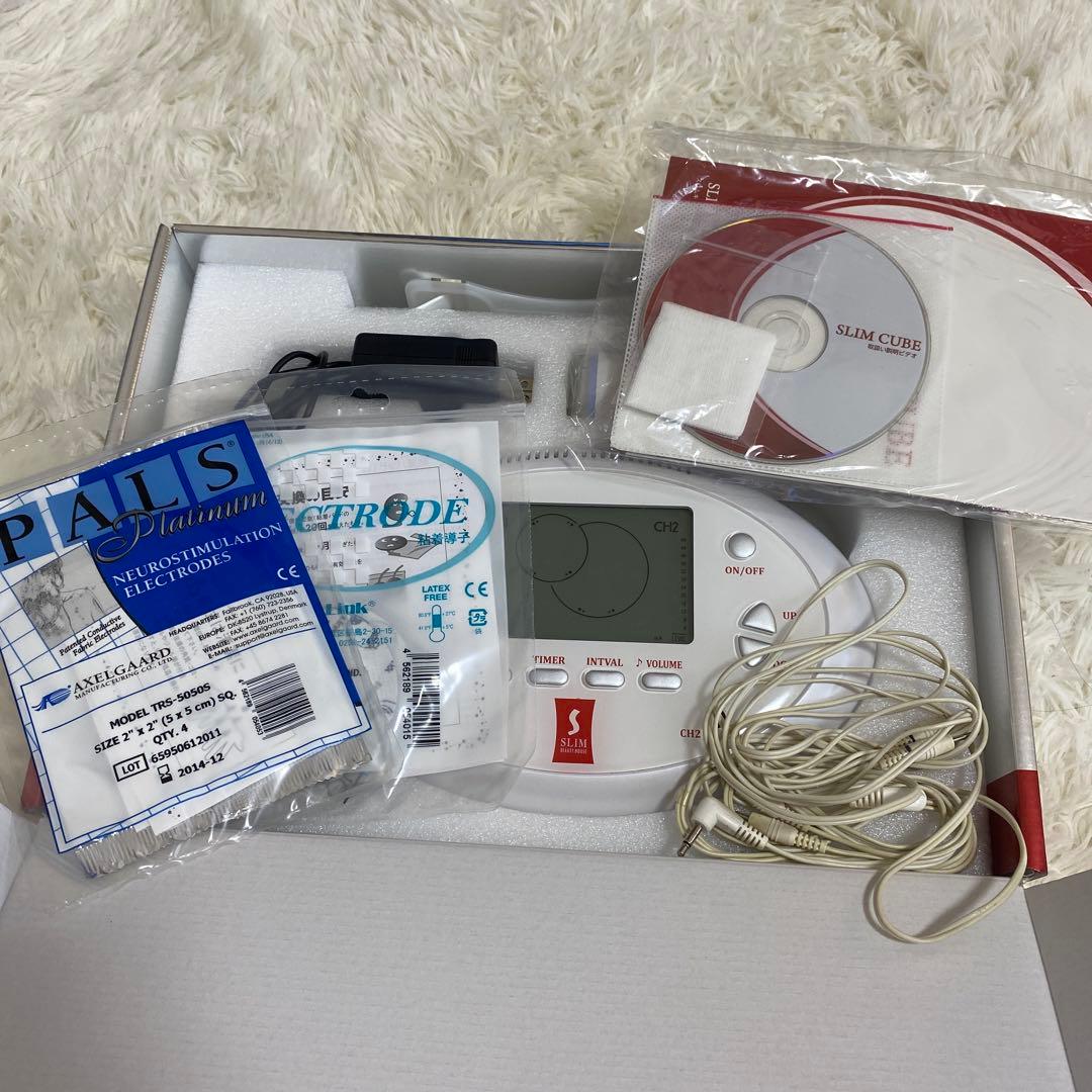 ボディ・フェイスケア SLIM CUBE EMS