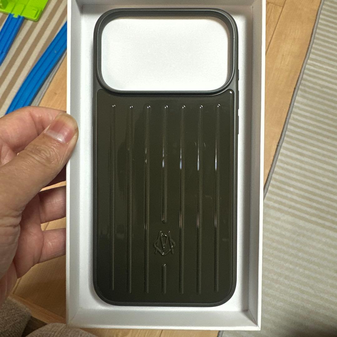 RIMOWA iP17 ProMax MagSafe ケース スレートグレー