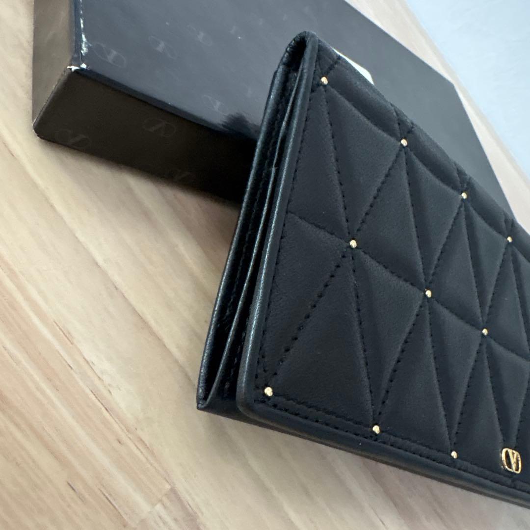 ヴァレンティノガラヴァーニ 長財布 レザー スタッツ