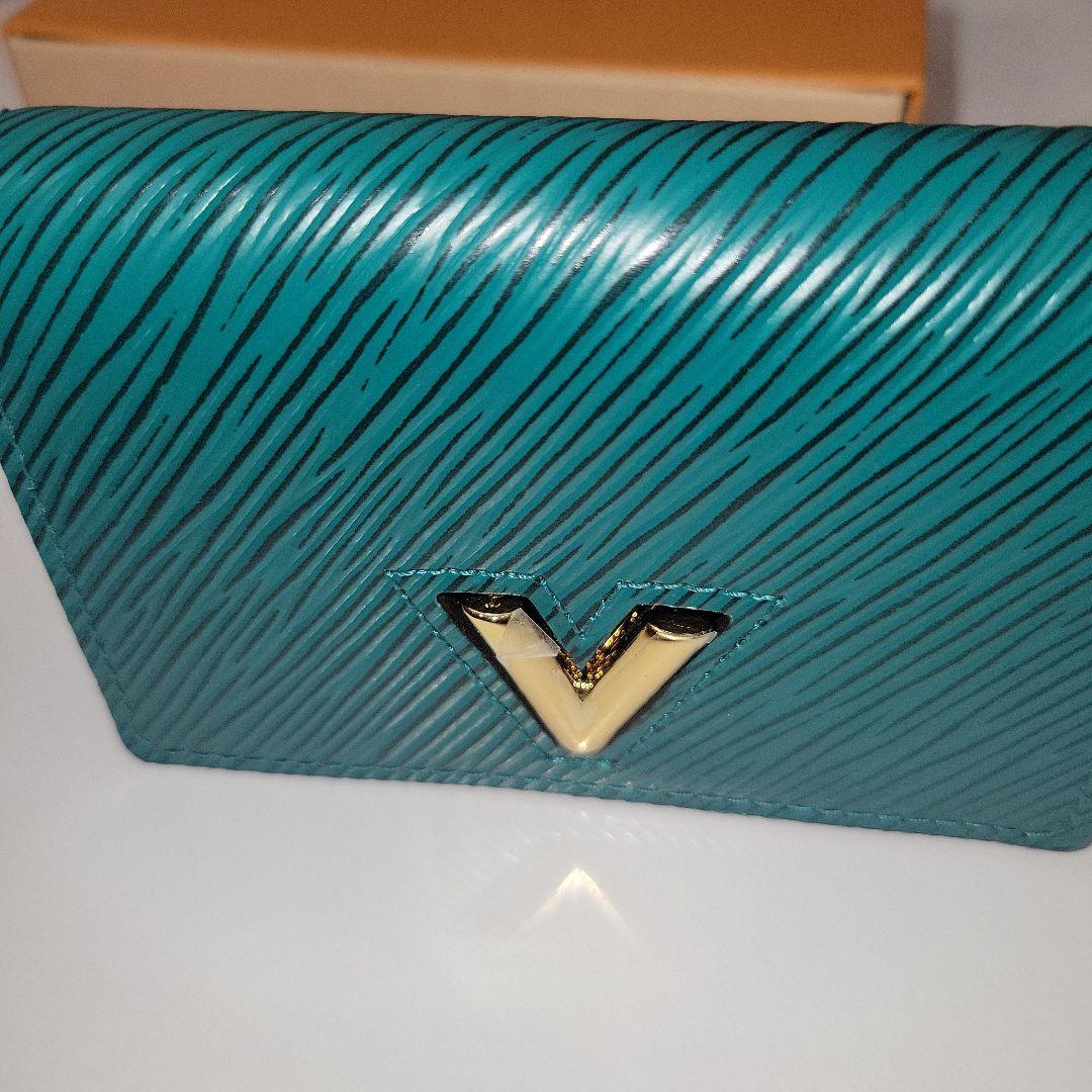 LOUIS VUITTON カードケース未使用エピ ツイストミュルティカルト