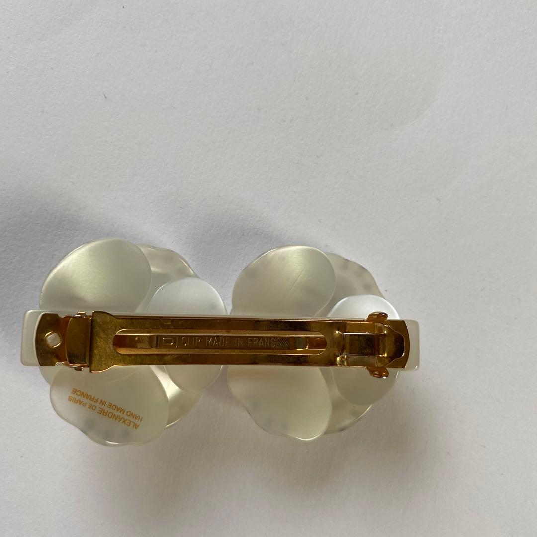 アレクサンドルドゥパリ　ホワイト　スワロフスキー　双子カメリア　バレッタ