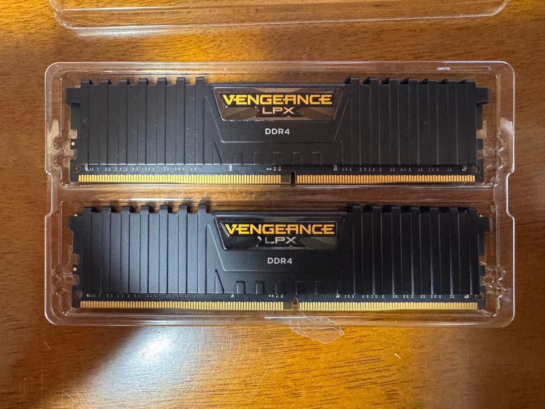 メモリー CORSAIR VENGEANCE LPX DDR4 32GB(16x2)
