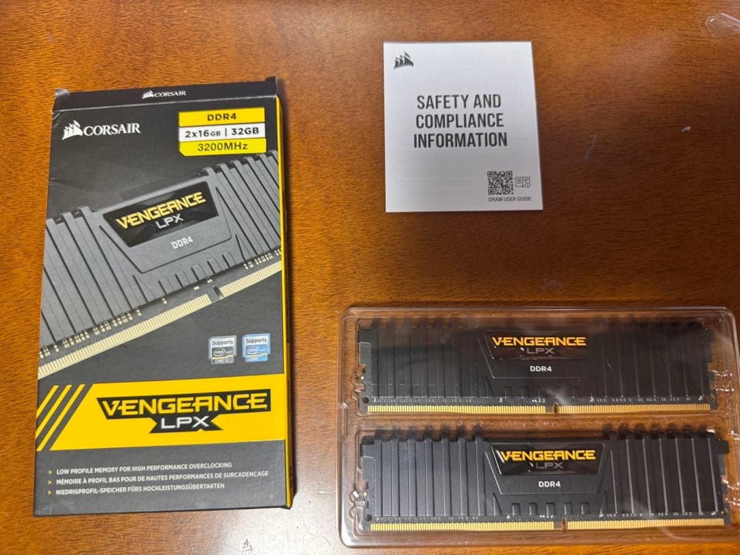 メモリー CORSAIR VENGEANCE LPX DDR4 32GB(16x2)