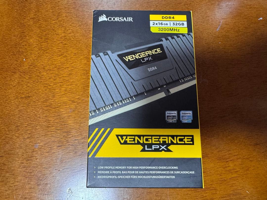 メモリー CORSAIR VENGEANCE LPX DDR4 32GB(16x2)