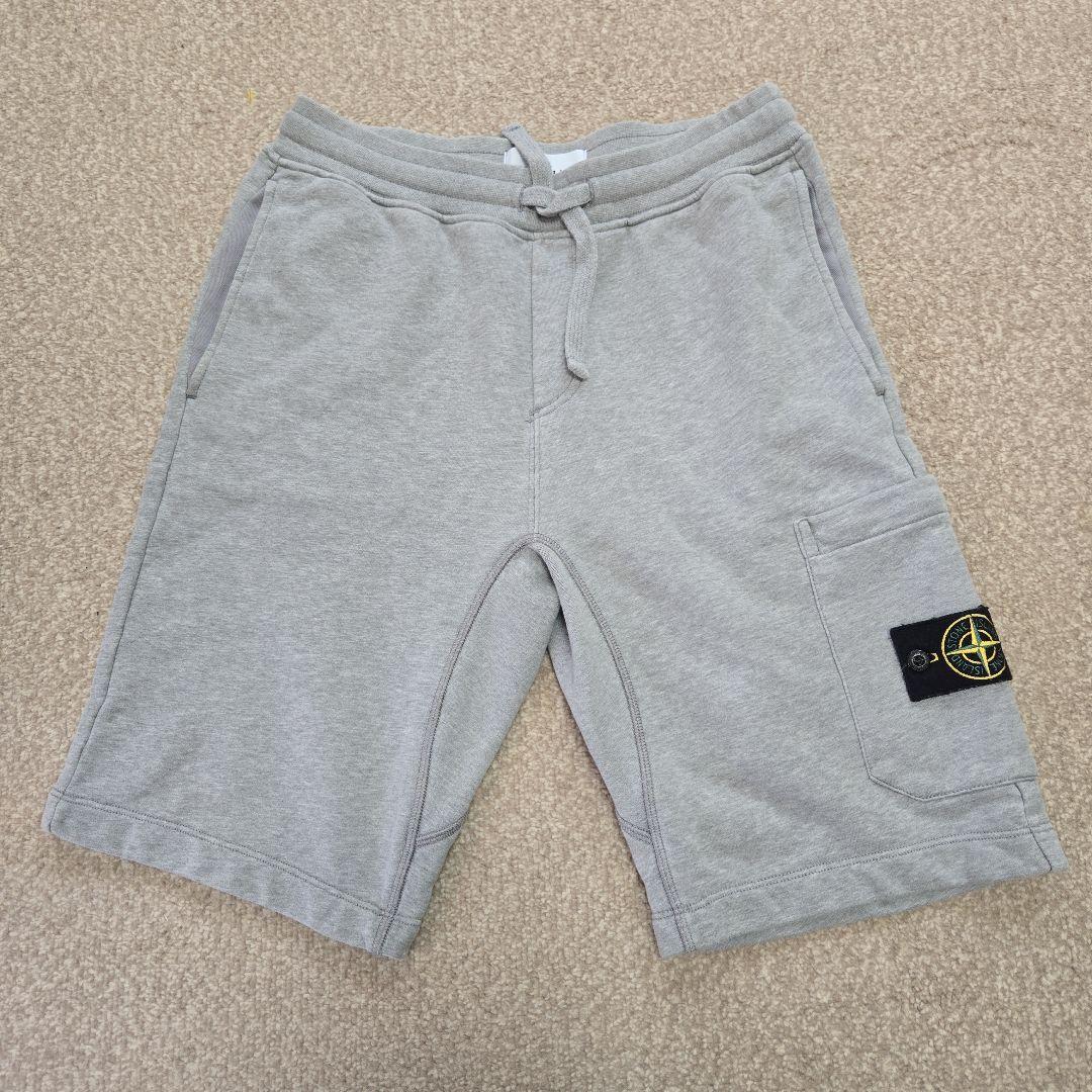 美品【STONE /ストーンアイランド】 ショートパンツ