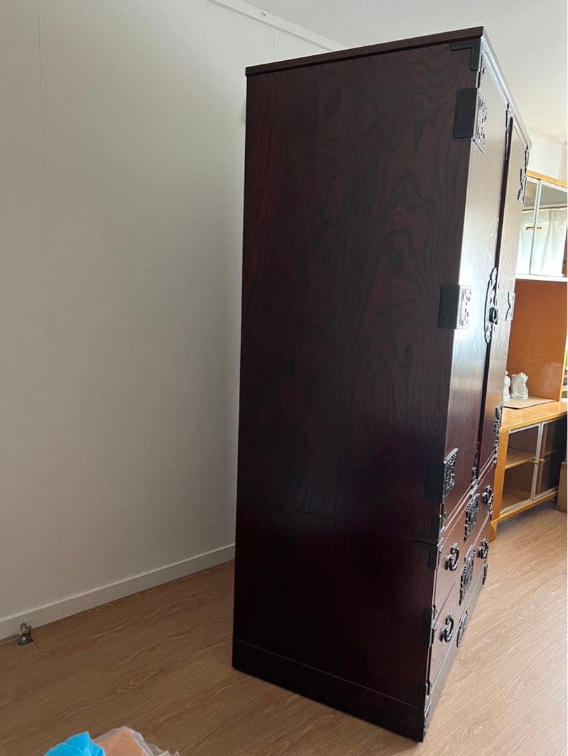 展示品 伝統工芸品の岩谷堂箪笥 最高級の欅材使用の整理箪笥。60万