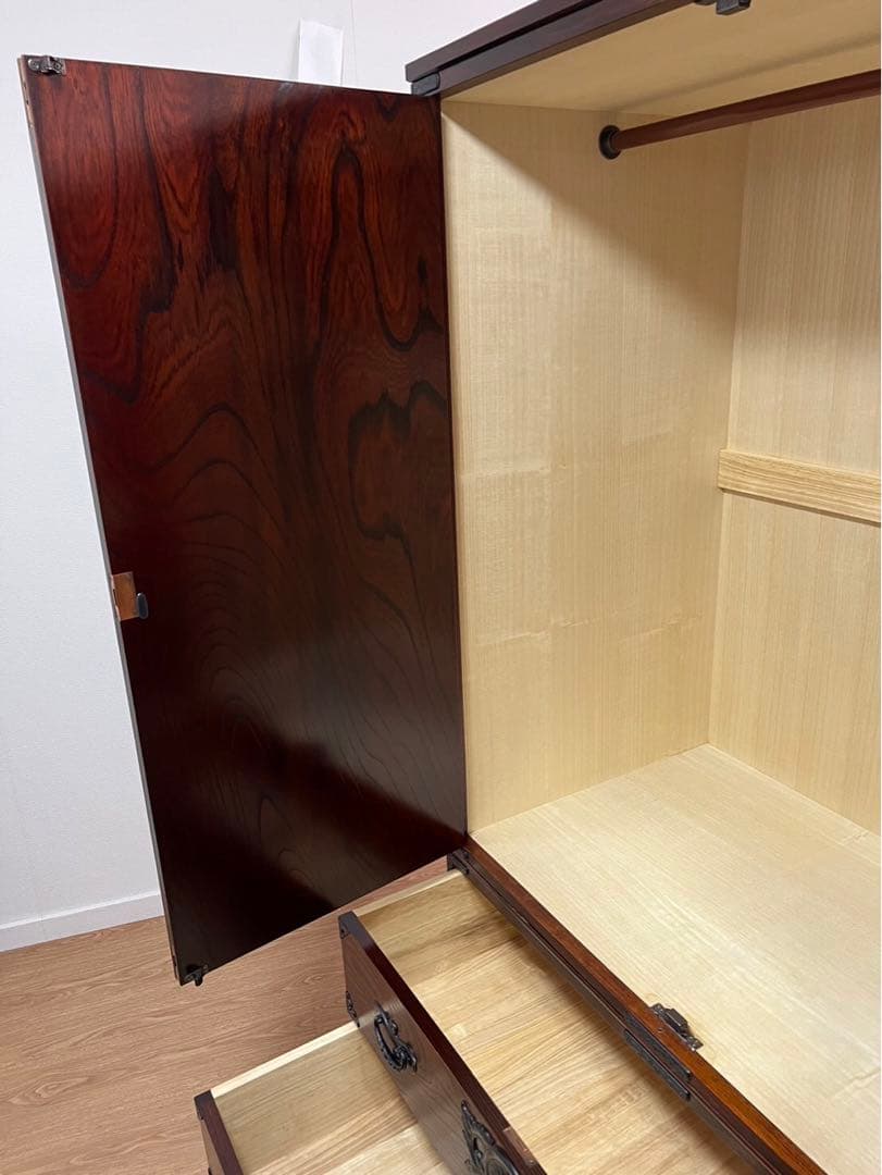 展示品 伝統工芸品の岩谷堂箪笥 最高級の欅材使用の整理箪笥。60万