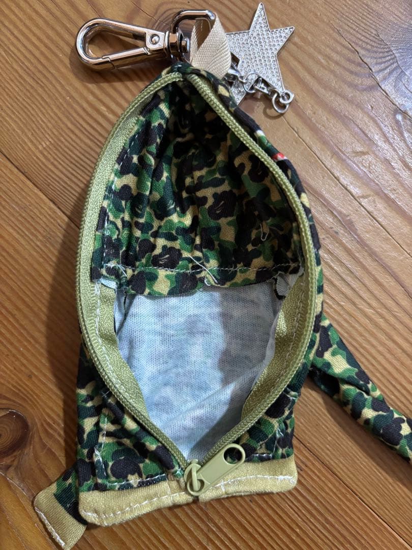 ⭐︎⭐︎A BATHING APE ⭐︎⭐︎エイプカモパーカー型キーホルダー