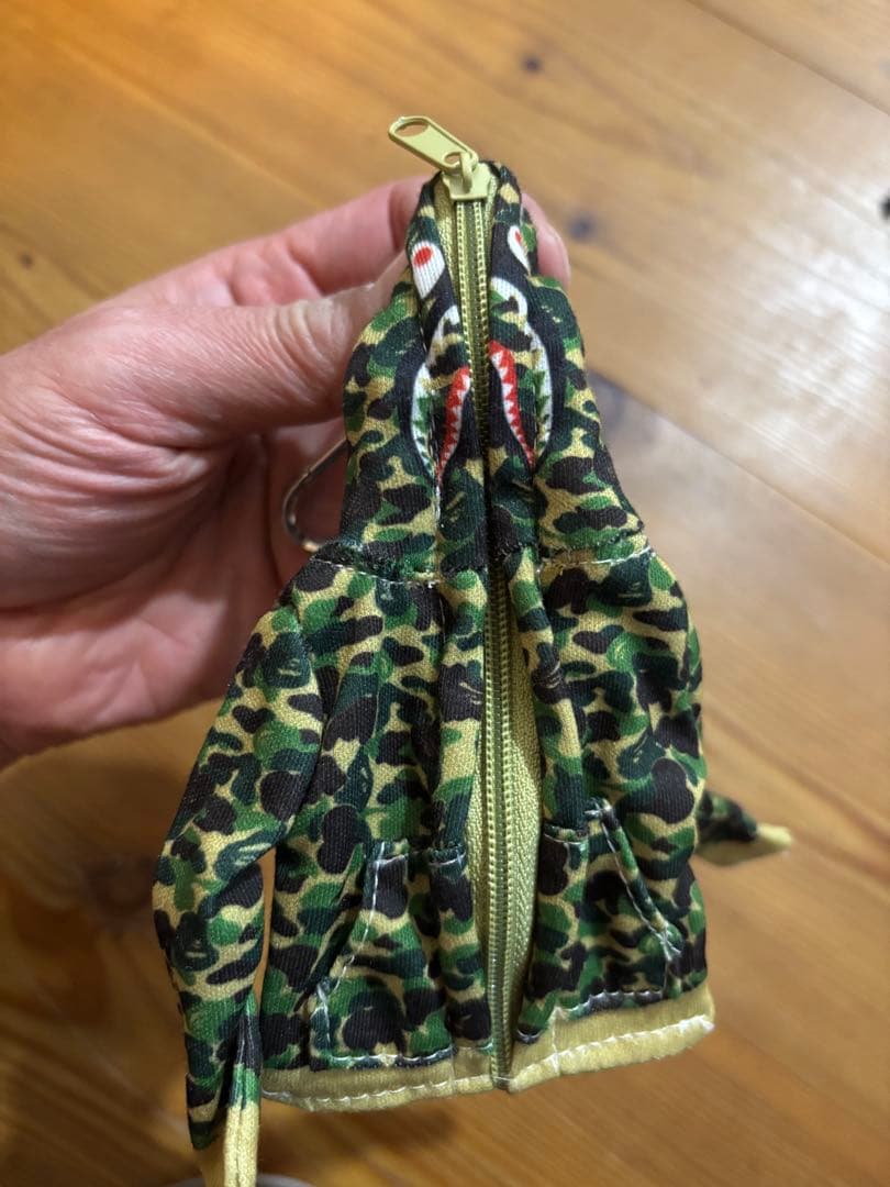 ⭐︎⭐︎A BATHING APE ⭐︎⭐︎エイプカモパーカー型キーホルダー