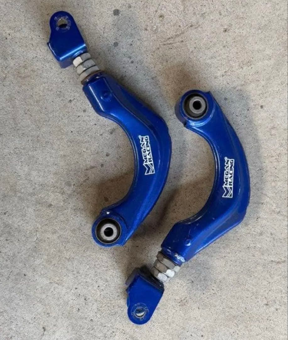 ク*ム様 プリウス　リアアッパーアーム