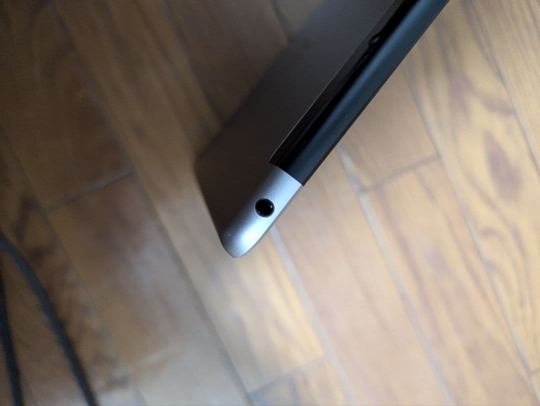 iPad A1823 第5世代 32GB SIMフリー