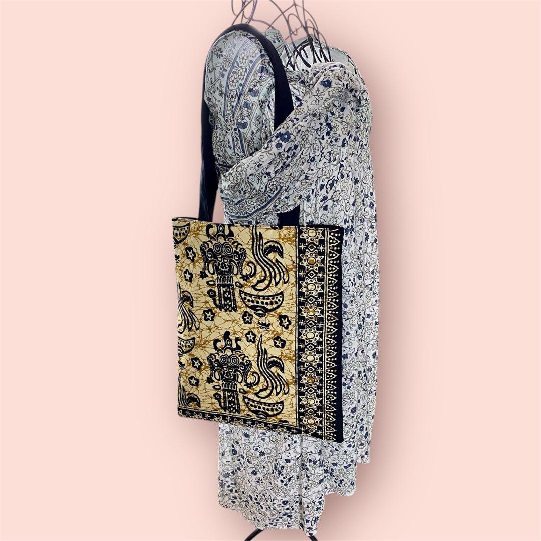 【再販】　インドネシアバティック　A4肩掛けバッグ　ハンドメイド