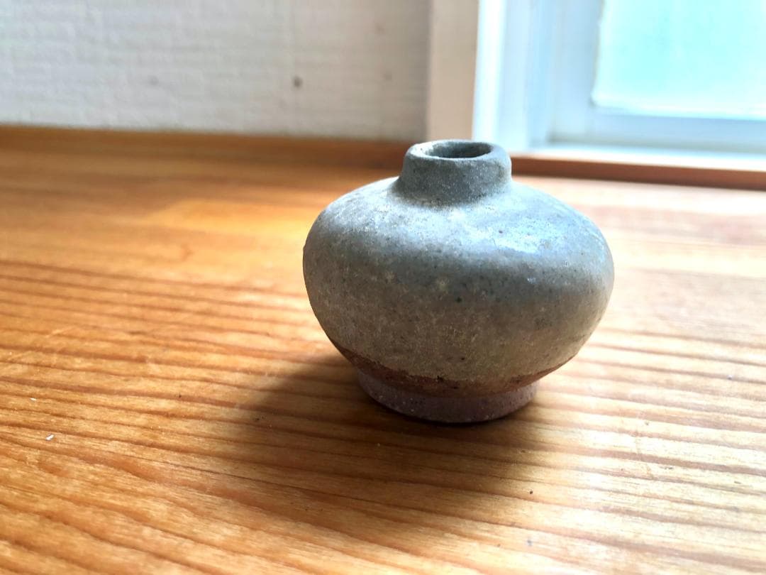 【タイ・骨董】宋胡録（スンコロク) 白灰釉 小壺（1301年~1600年）