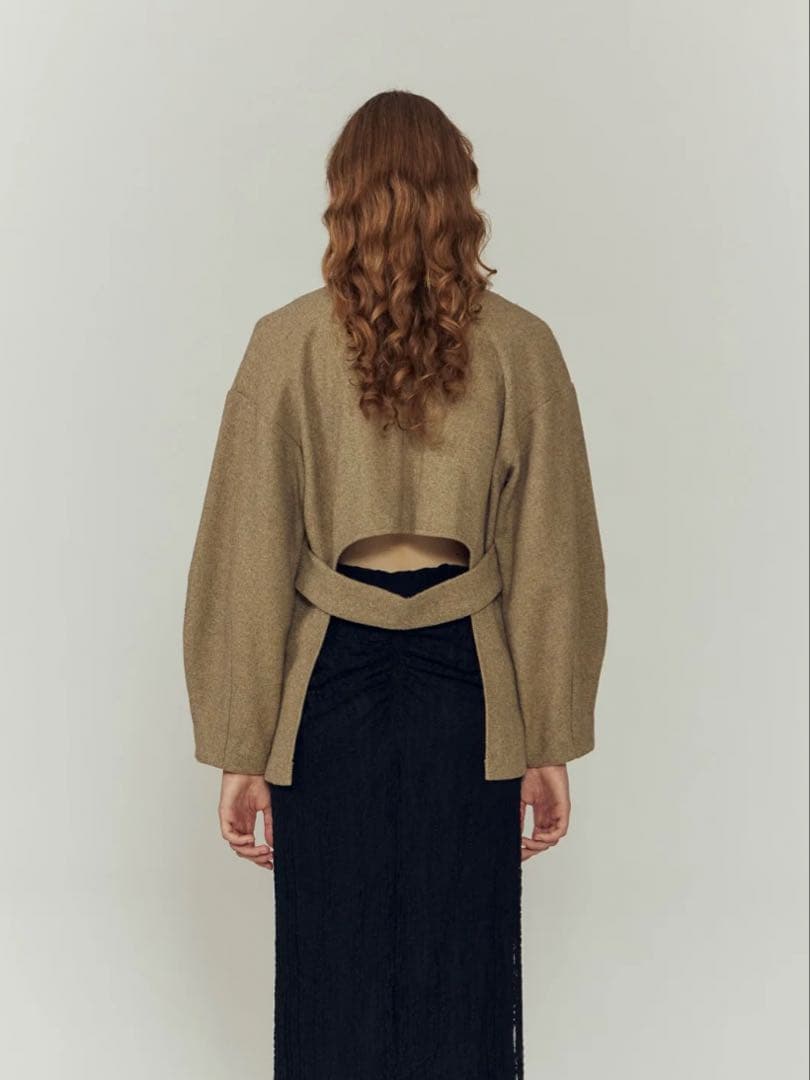 mugi　eaphi　CURVE CUT LINE JACKET