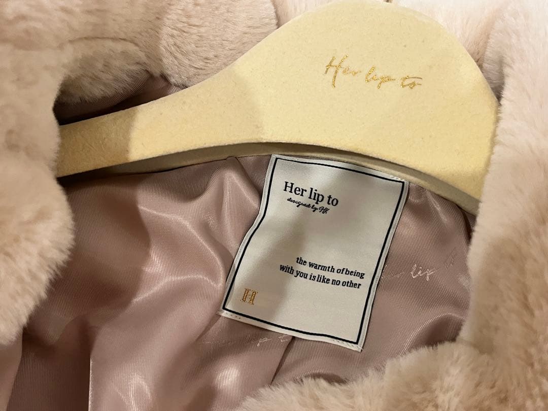 【Sサイズ】herlipto Winter Love Faux Fur Coat