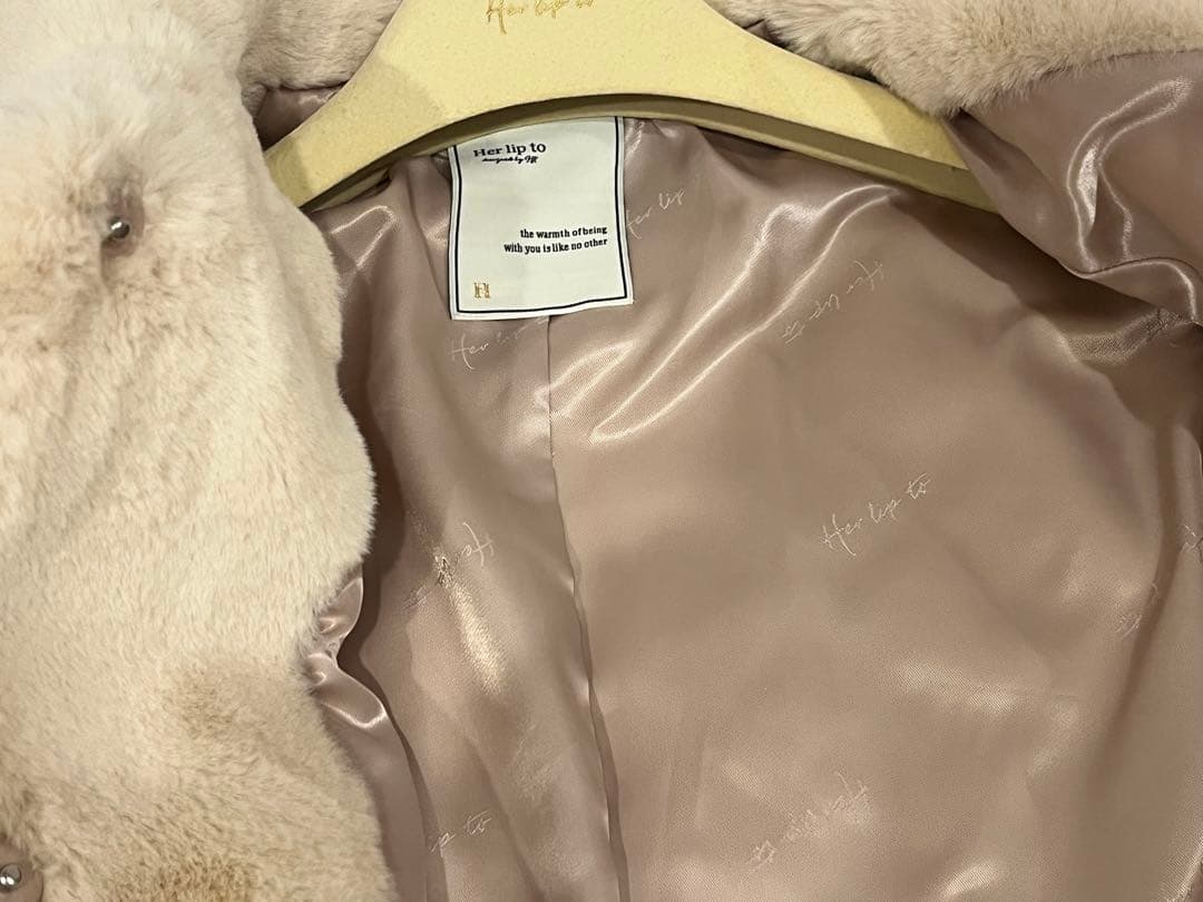 【Sサイズ】herlipto Winter Love Faux Fur Coat