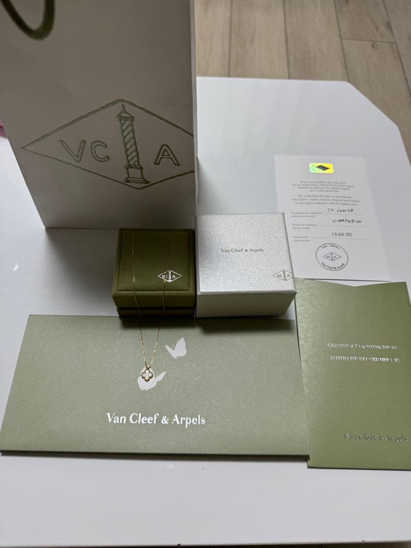 Van Cleef & Arpels スウィート アルハンブラ ペンダント