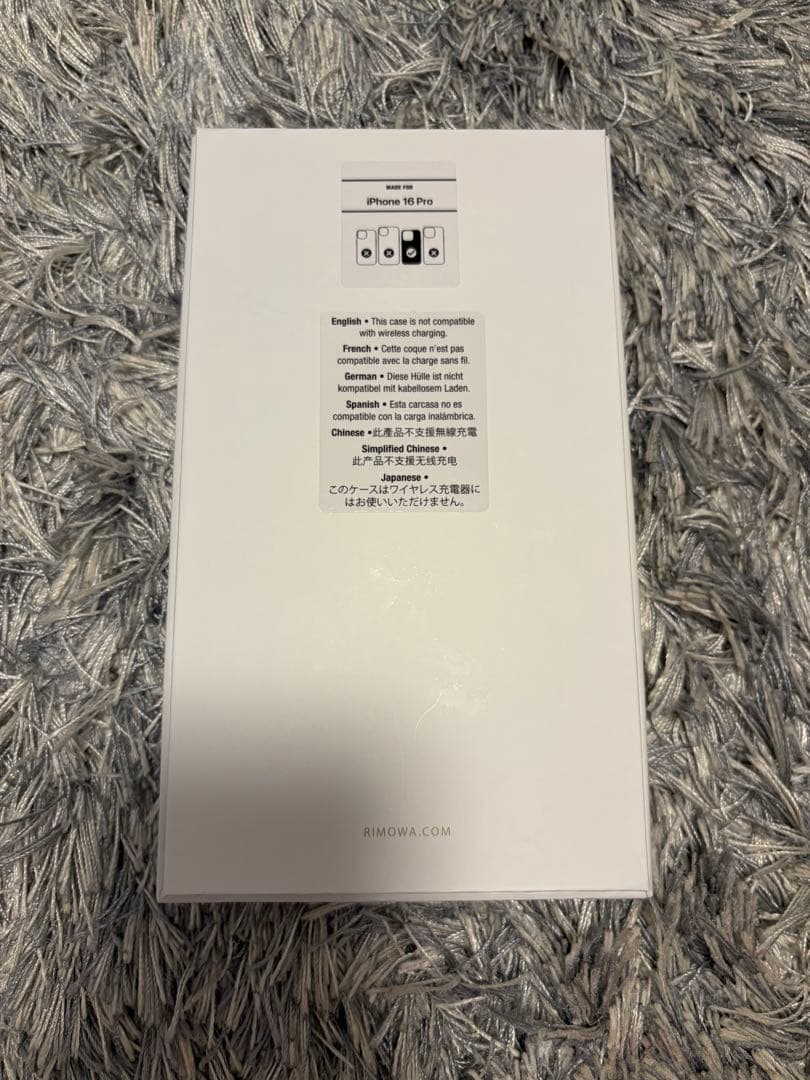 RIMOWA iPhone 16 Pro ブラック　アルミニウム