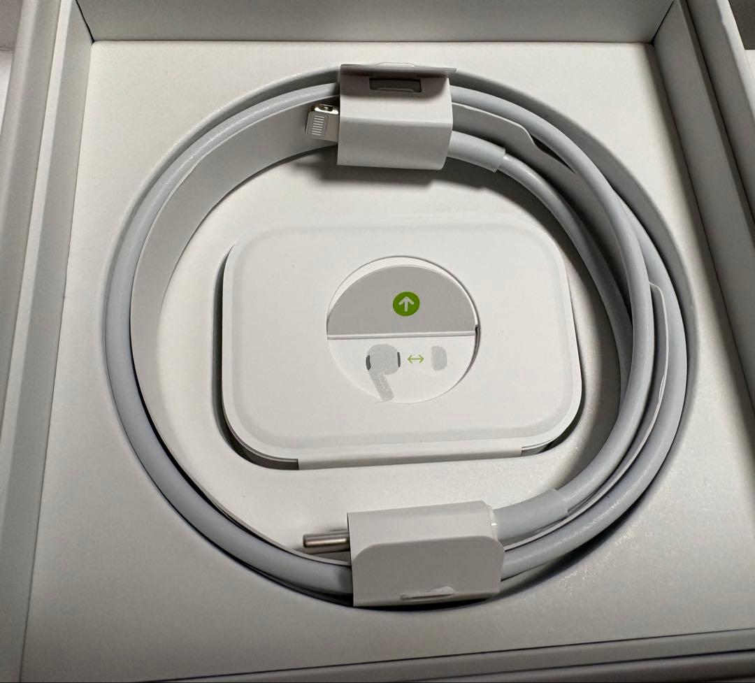 AirPods Pro（第2世代）MagSafe充電ケース付き