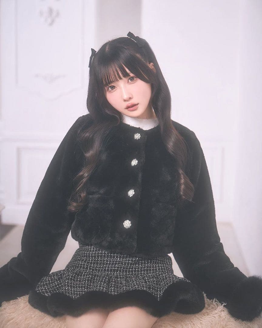 ミシェルマカロン ビジューファーショートコート ブラック