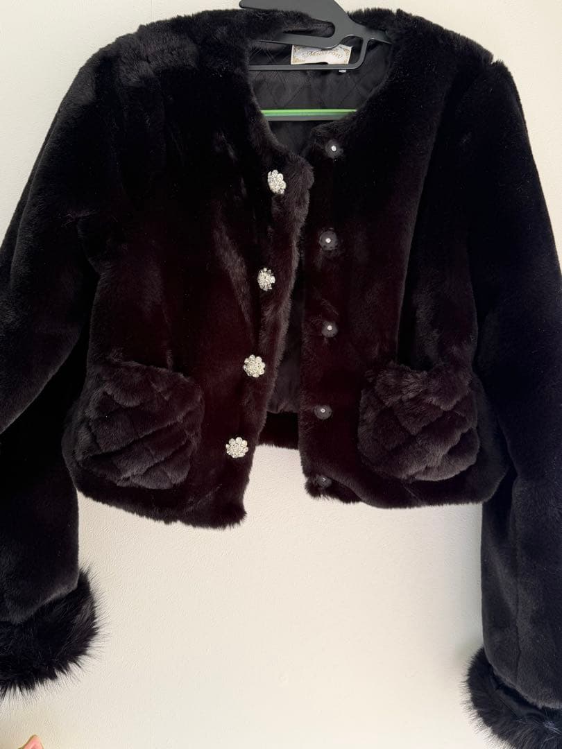 ミシェルマカロン ビジューファーショートコート ブラック