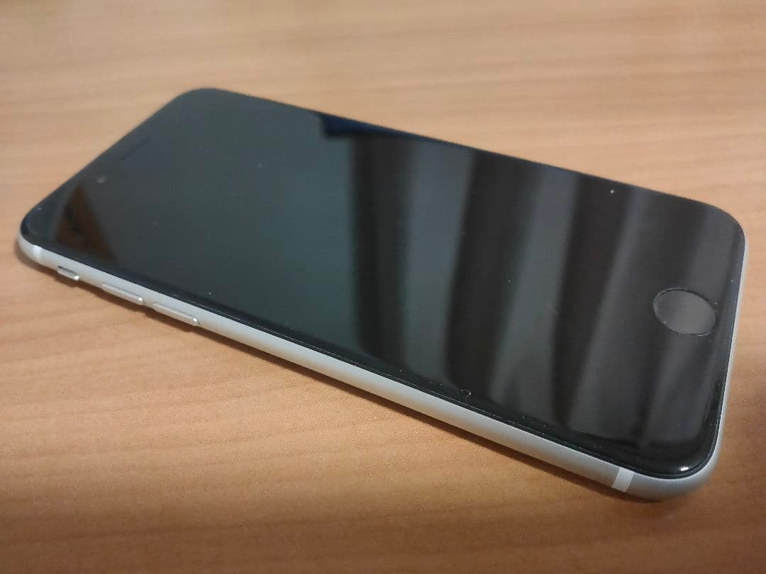 iPhone SE (第2世代) 本体　ブラック